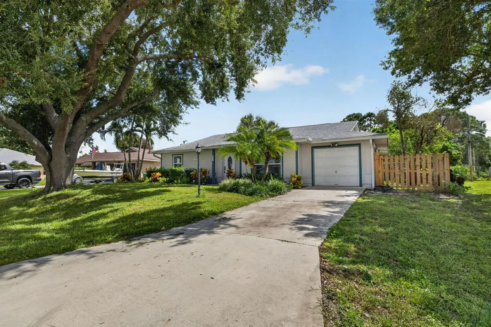 872 SW NICHOLS Terrace, Port St. Lucie FL 34953