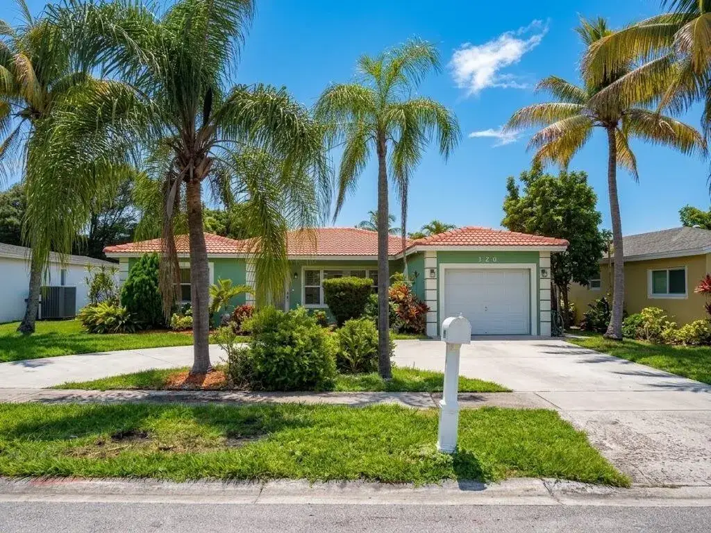 820 SW 49th Terrace, Margate FL 33068
