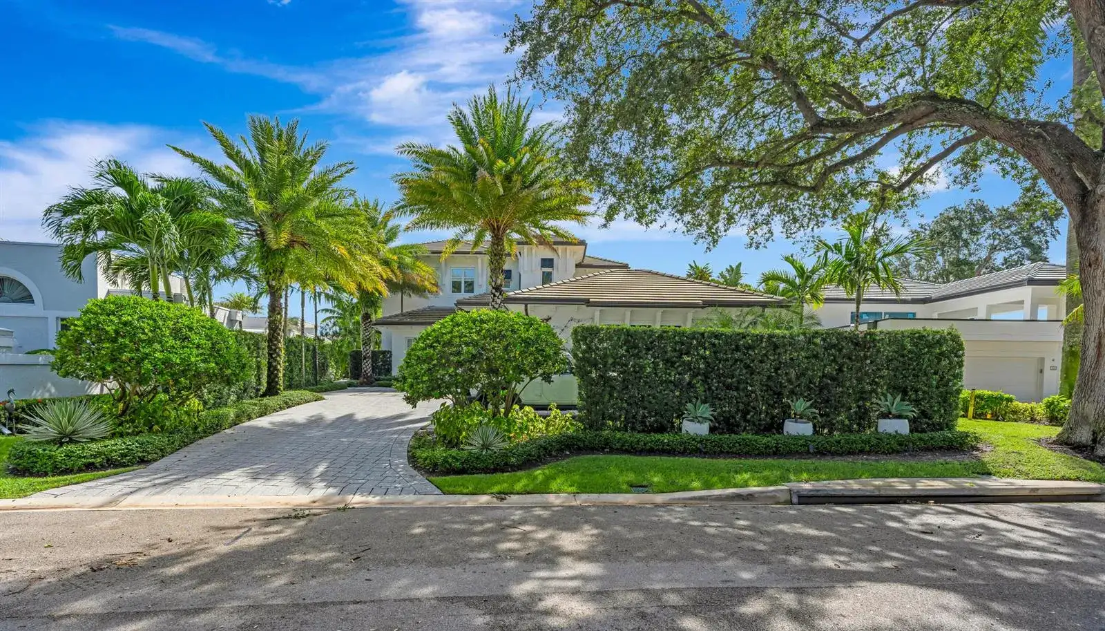 130 Waters Edge Drive, Jupiter FL 33477 photo 3
