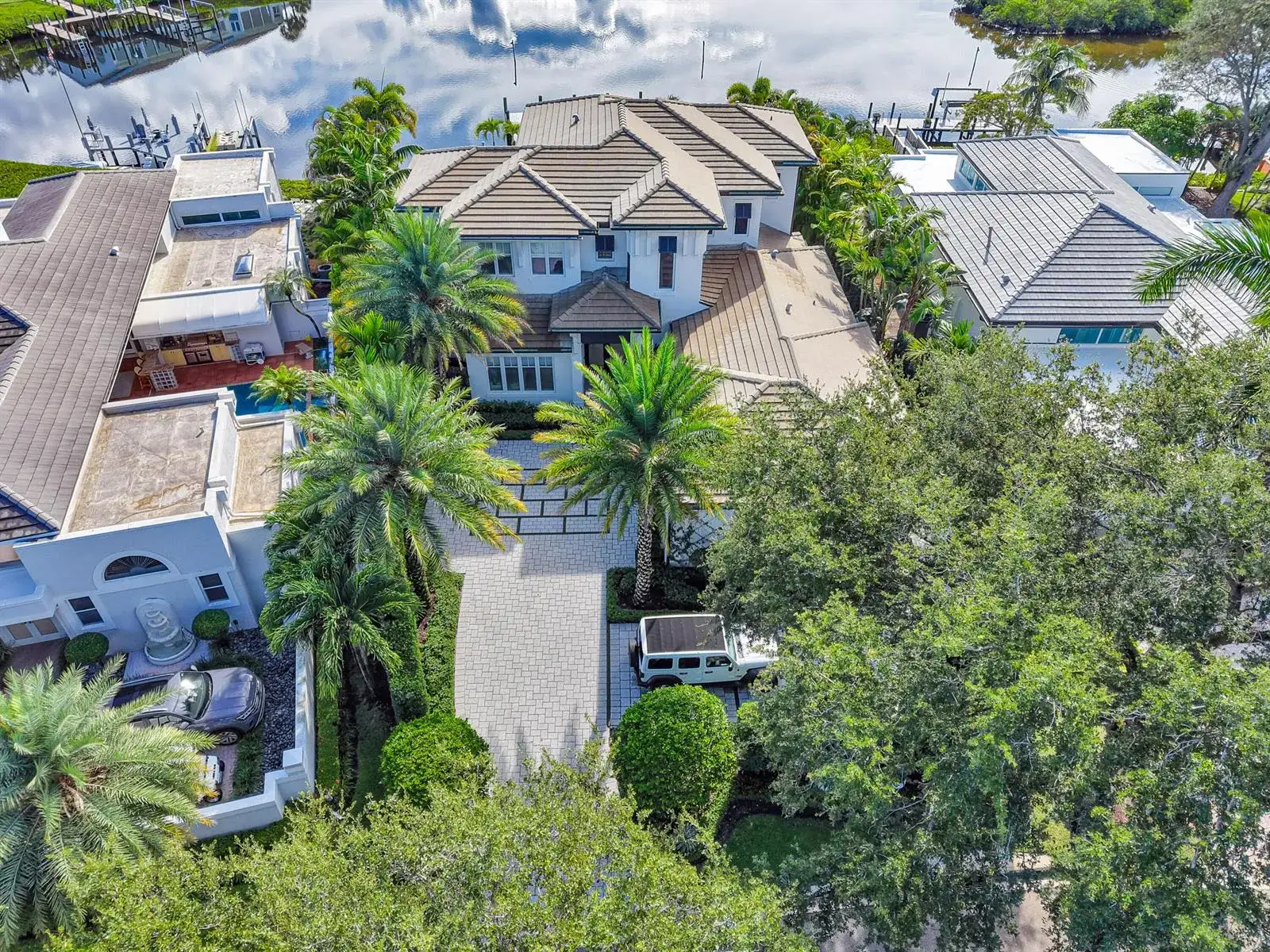 130 Waters Edge Drive, Jupiter FL 33477 photo 4
