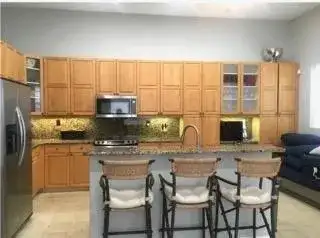 1115 PAPAYA Street, Hollywood FL 33019 photo 2