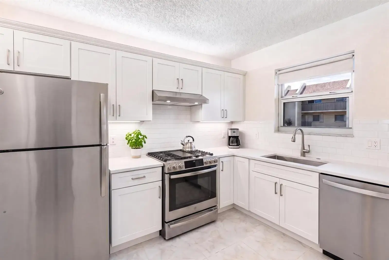 2825 SW 22nd Avenue Apt 107, Delray Beach FL 33445