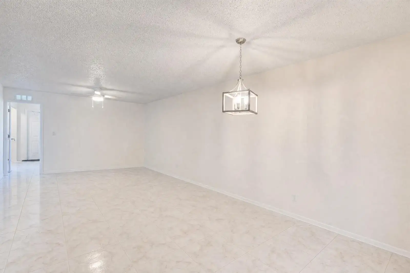 2825 SW 22nd Avenue Apt 107, Delray Beach FL 33445 photo 2