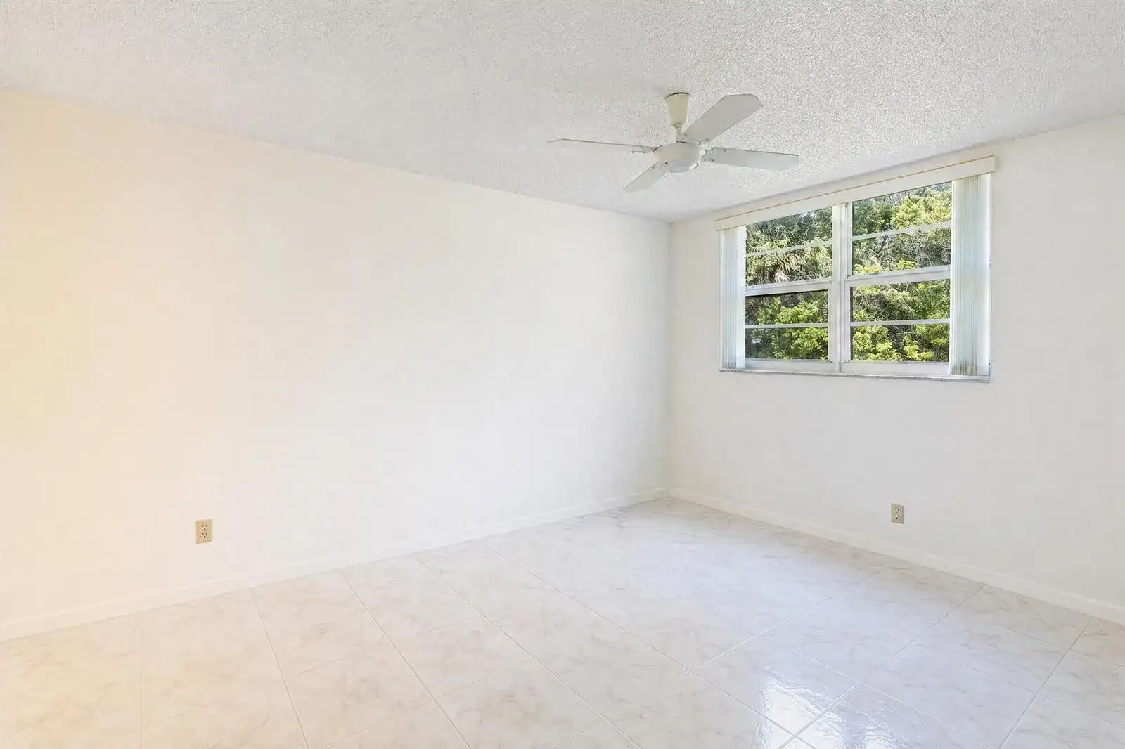 2825 SW 22nd Avenue Apt 107, Delray Beach FL 33445 photo 4