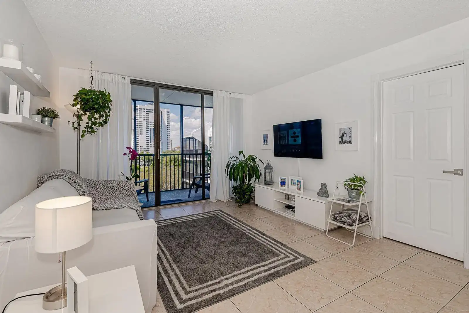 3475 N Country Club Drive # 807, Aventura FL 33180 photo 2