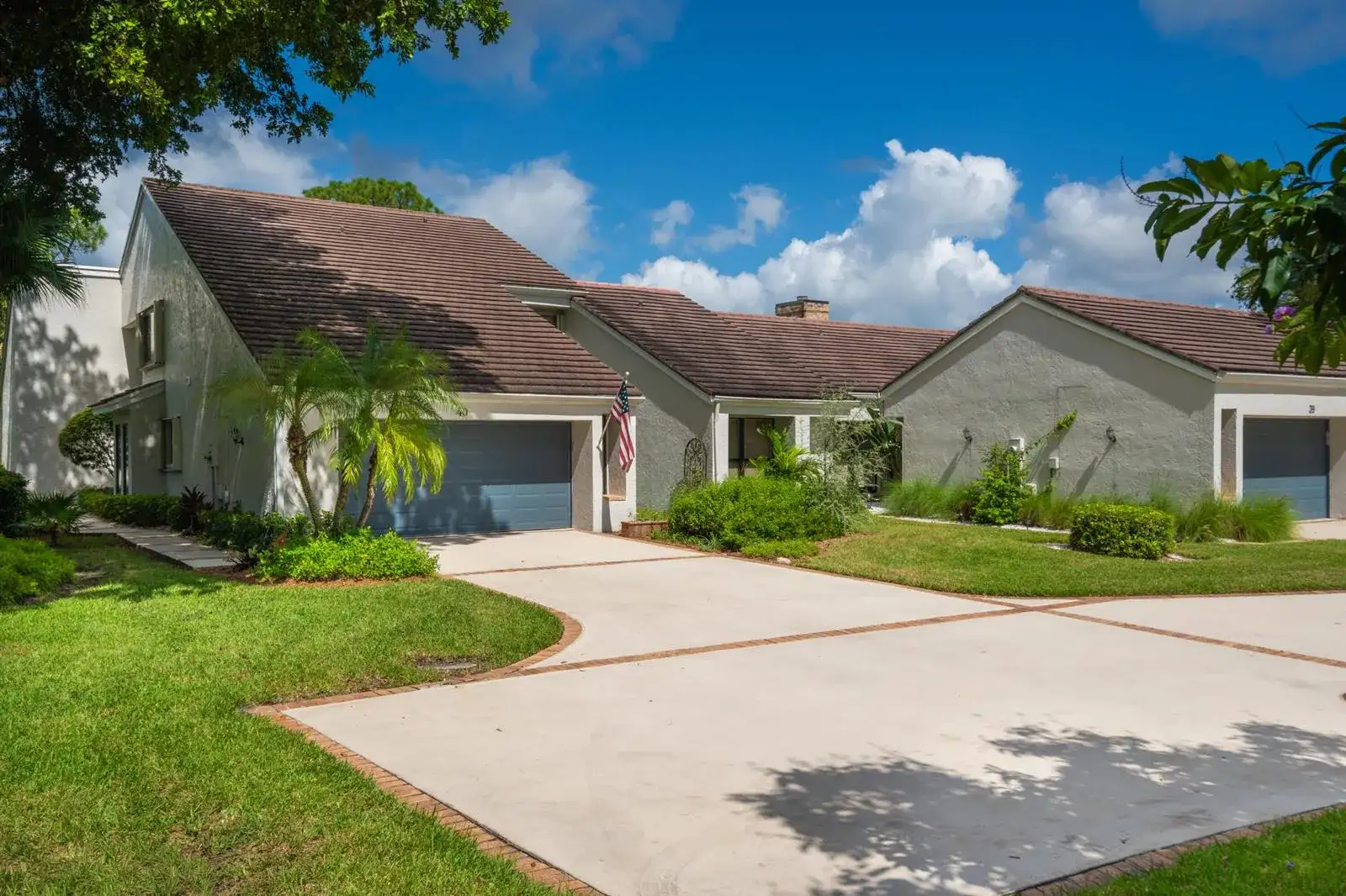 40 Edinburgh Drive, Palm Beach Gardens FL 33418 photo 2