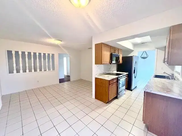 357 NE Camelot Drive, Port St. Lucie FL 34983 photo 5