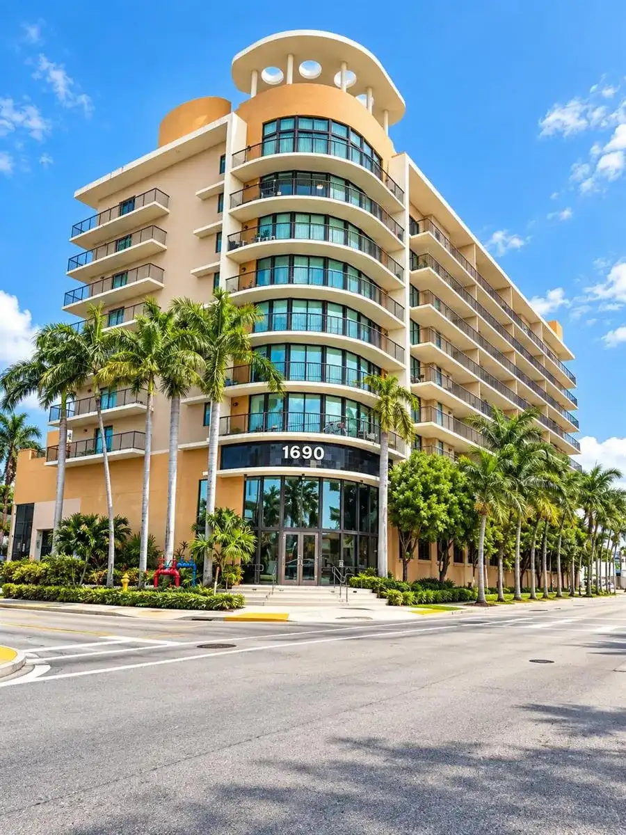 1690 SW 27TH Avenue # 306, Miami FL 33145