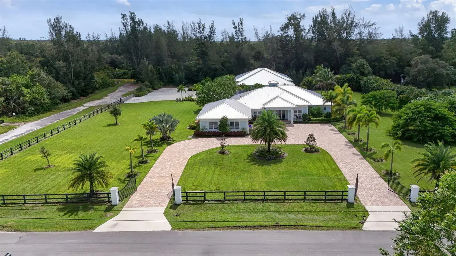 9118 Whippoorwill Trail, Jupiter FL 33478