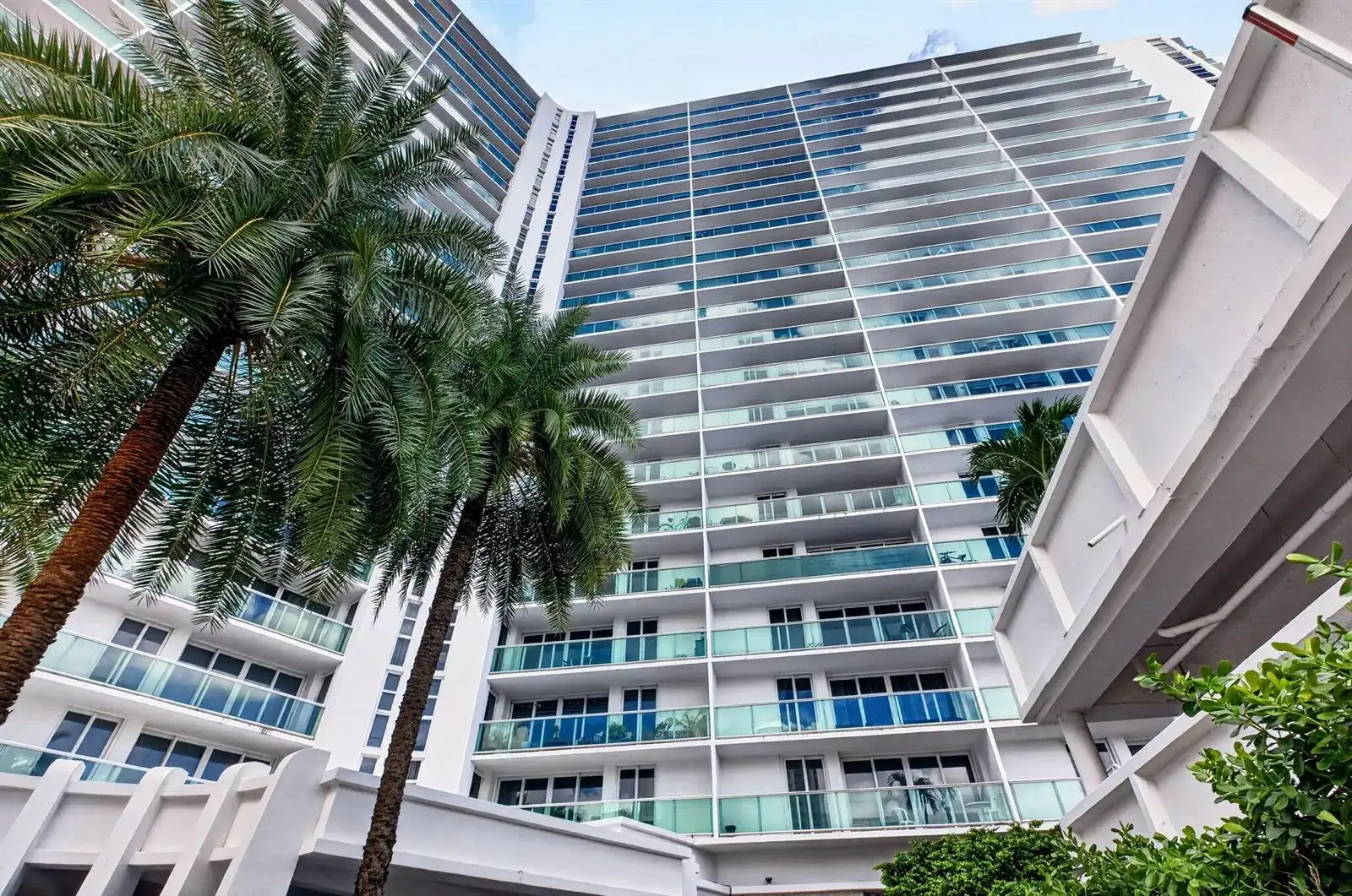 100 BAYVIEW Drive # 620, Sunny Isles Beach FL 33160 photo 2