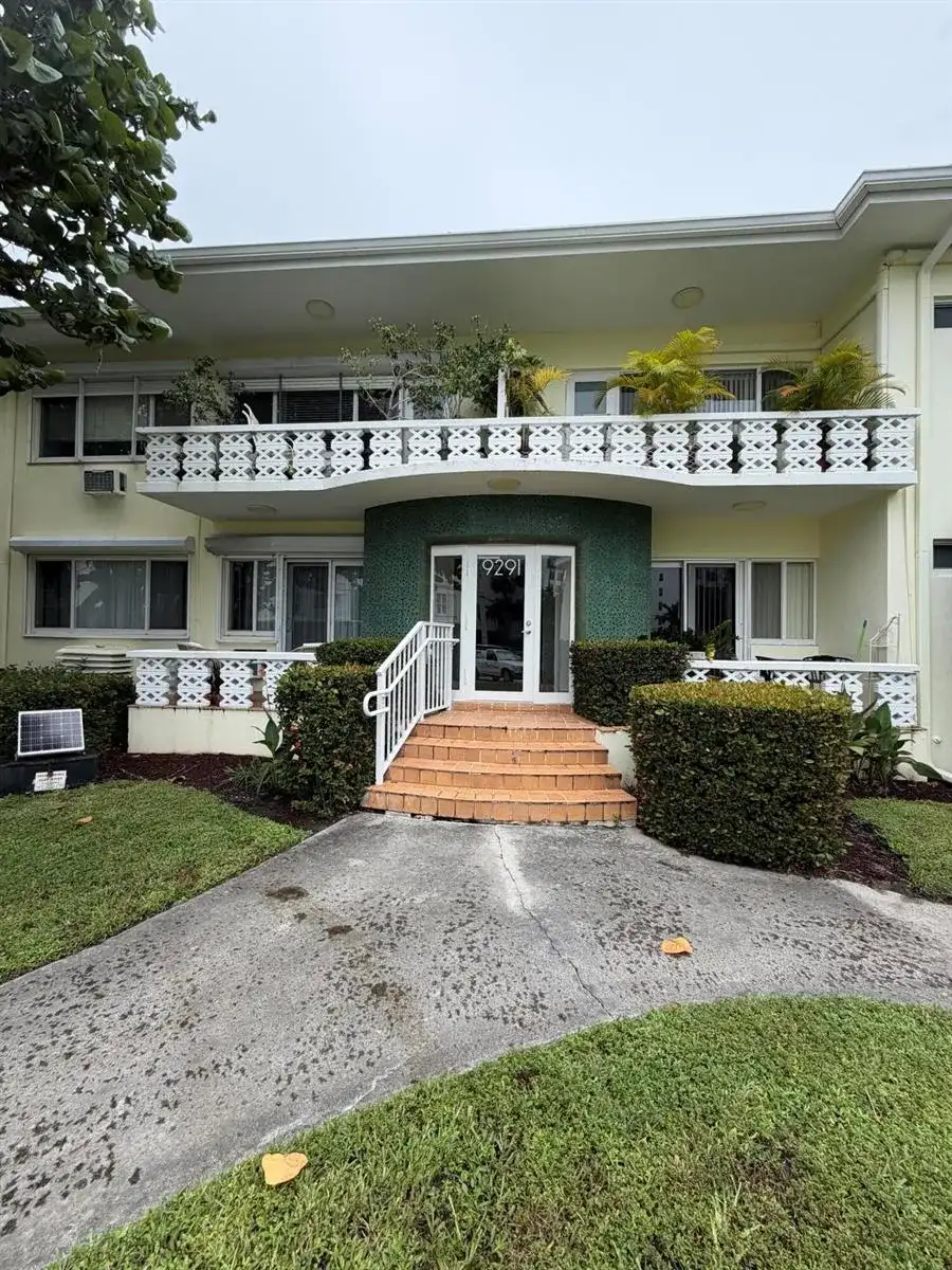 9291 W Bay Harbor Drive # 8, Bay Harbor Islands FL 33154