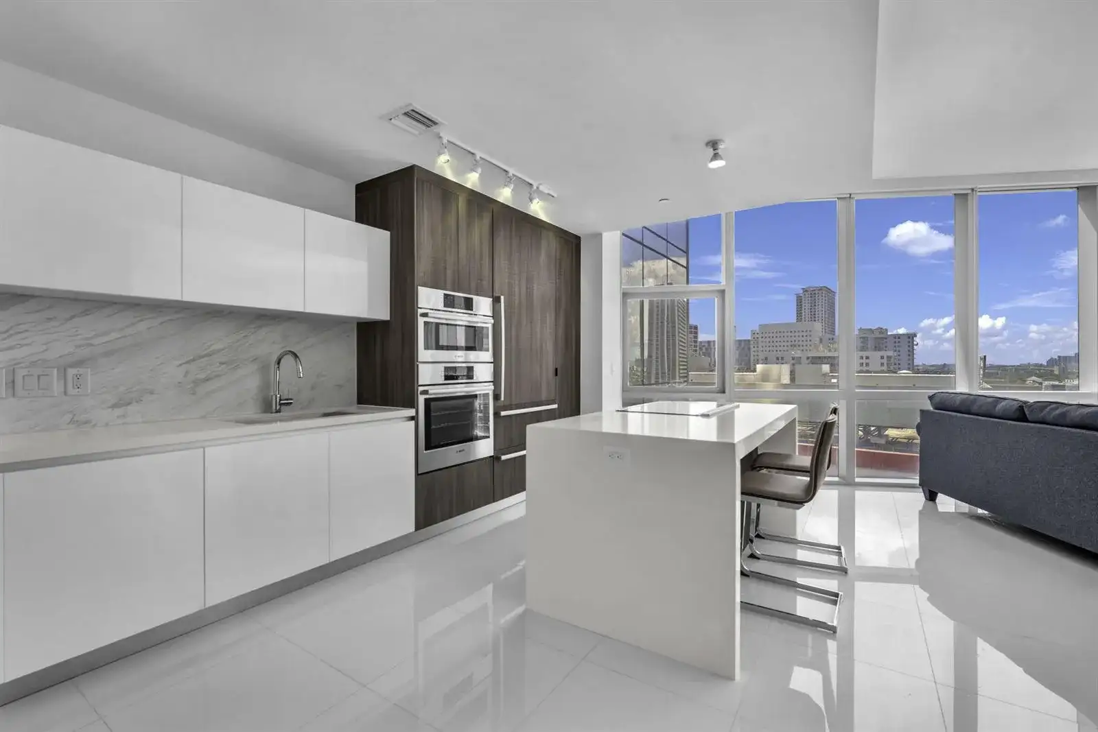 851 NE 1ST Avenue # 1002, Miami FL 33132 photo 4