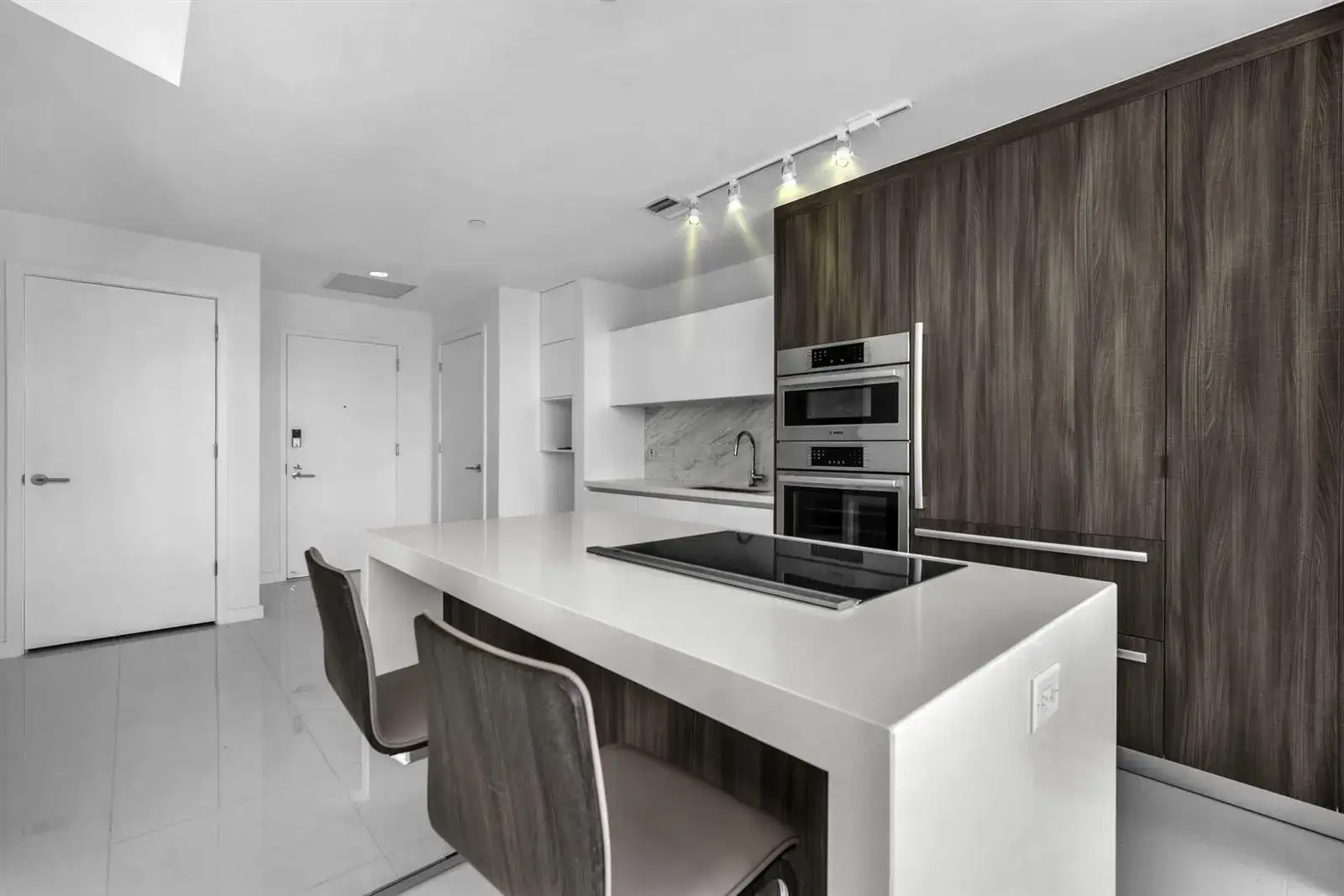851 NE 1ST Avenue # 1002, Miami FL 33132 photo 5