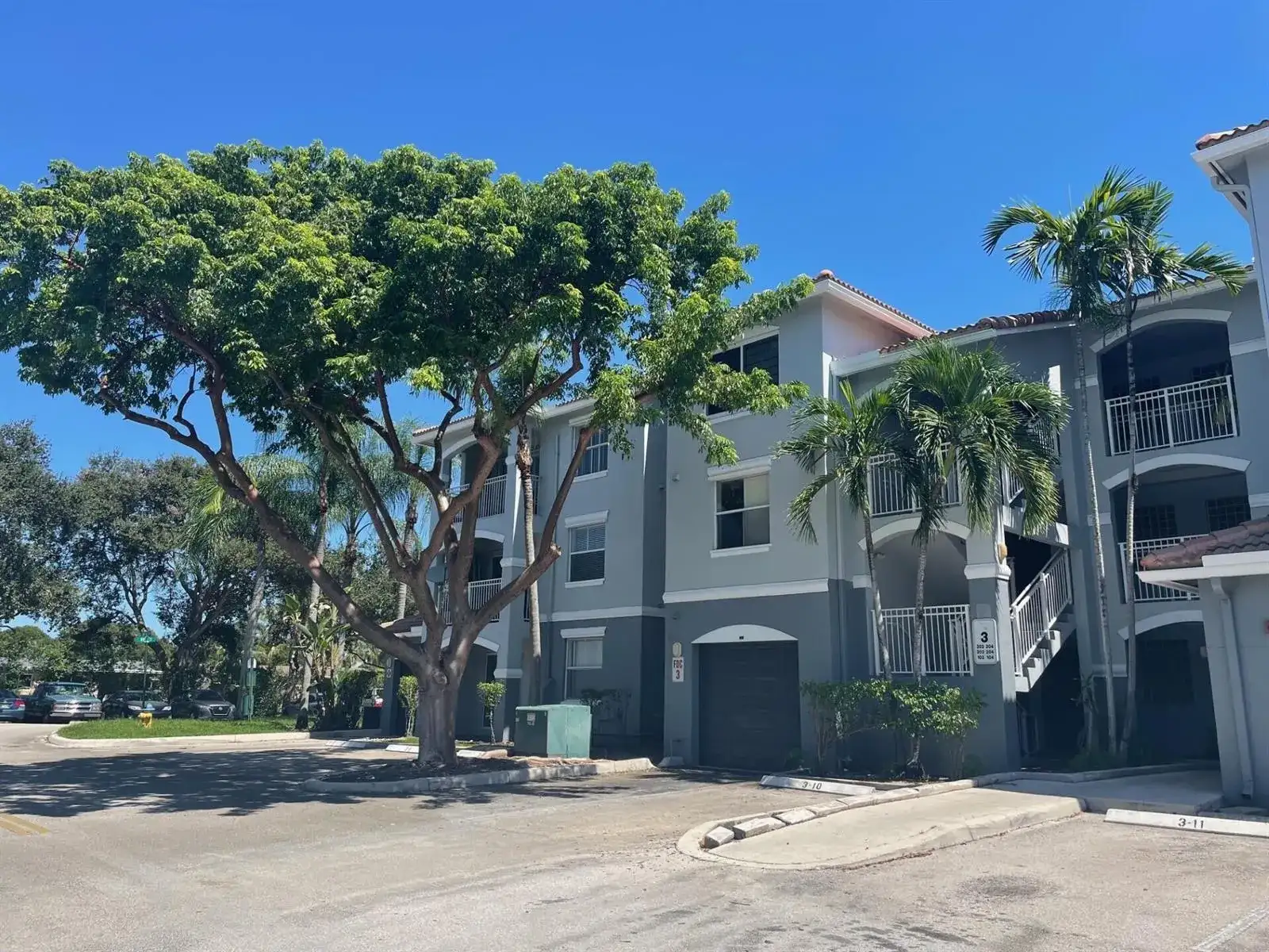 165 NW 96TH Terrace # 207, Pembroke Pines FL 33024 photo 4