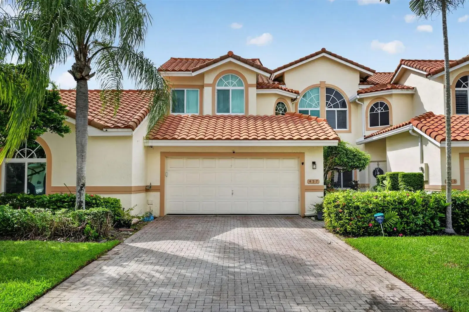 457 W PALM AIRE Drive, Pompano Beach FL 33069