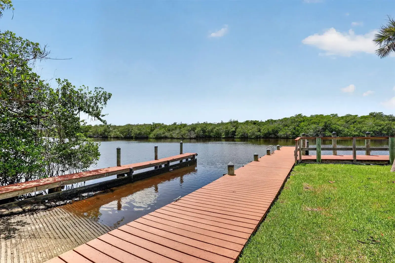 270 SW SOUTH RIVER Drive # 204, Stuart FL 34997