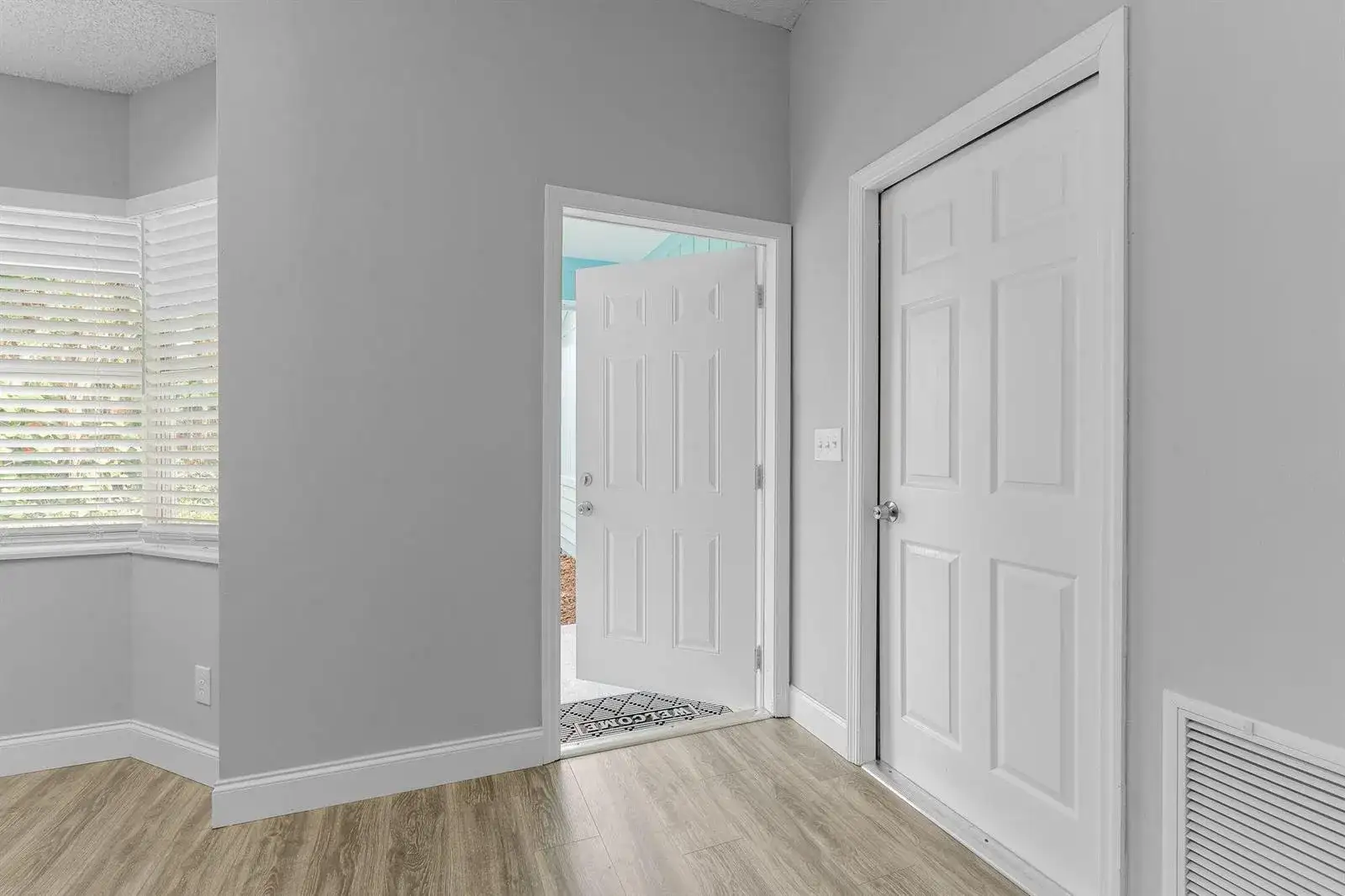 1646 3RD Court SW, Vero Beach FL 32962 photo 2