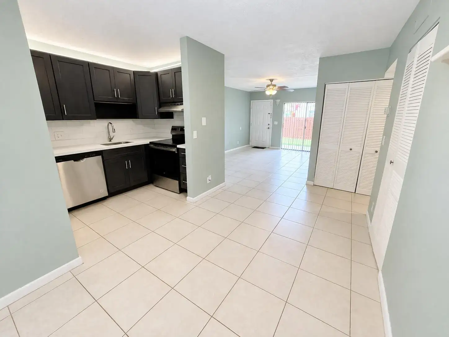 3253 NW 104th Avenue, Coral Springs FL 33065