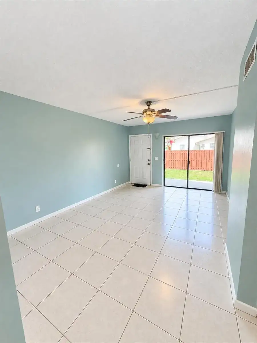 3253 NW 104th Avenue, Coral Springs FL 33065 photo 3