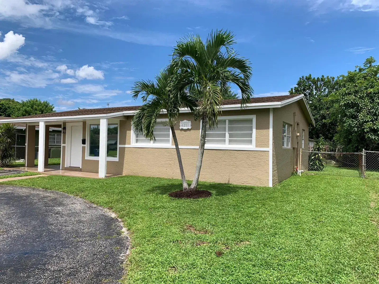 6211 NW 12th Street, Sunrise FL 33313 photo 2