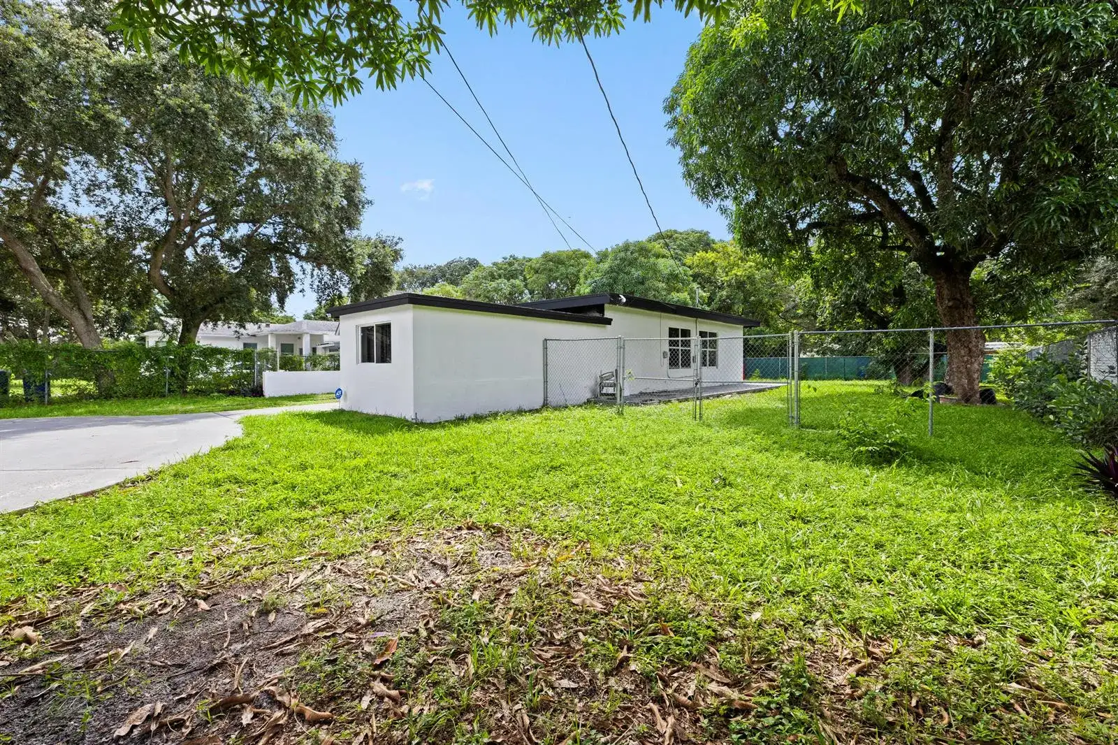 28 NE 165th Street, Miami FL 33162 photo 2