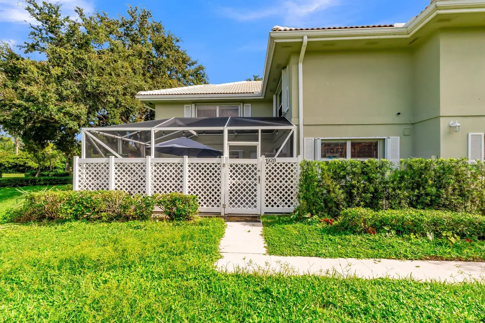 1928 Stratford Way # 38D, West Palm Beach FL 33409 photo 3