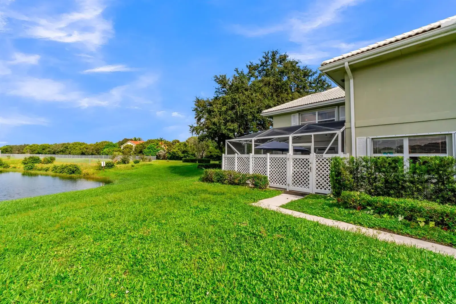 1928 Stratford Way # 38D, West Palm Beach FL 33409 photo 4