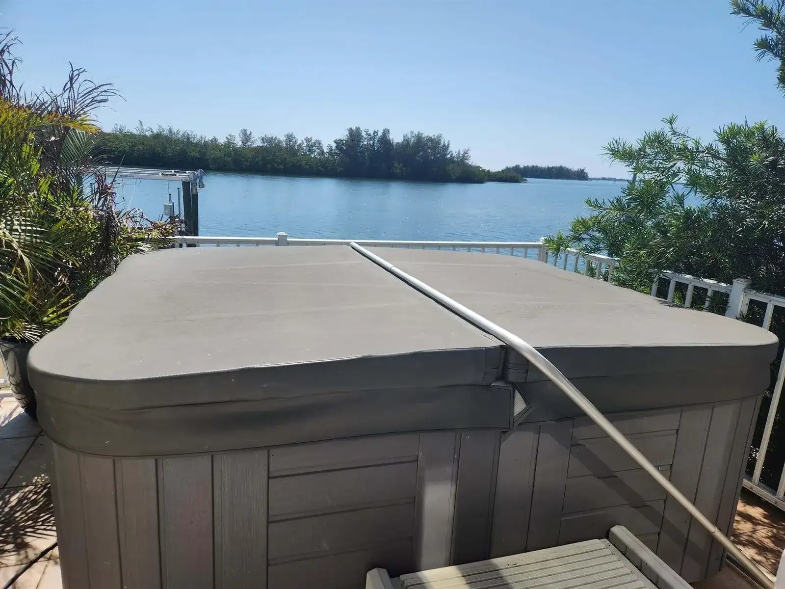 113 E Harbor Drive, Vero Beach FL 32960 photo 2