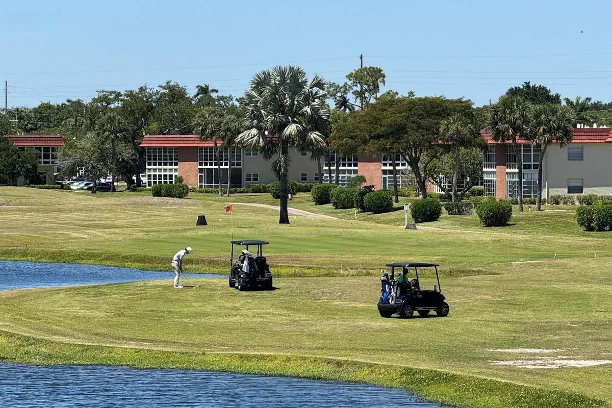 104 ROYAL OAK Drive # 101, Vero Beach FL 32962