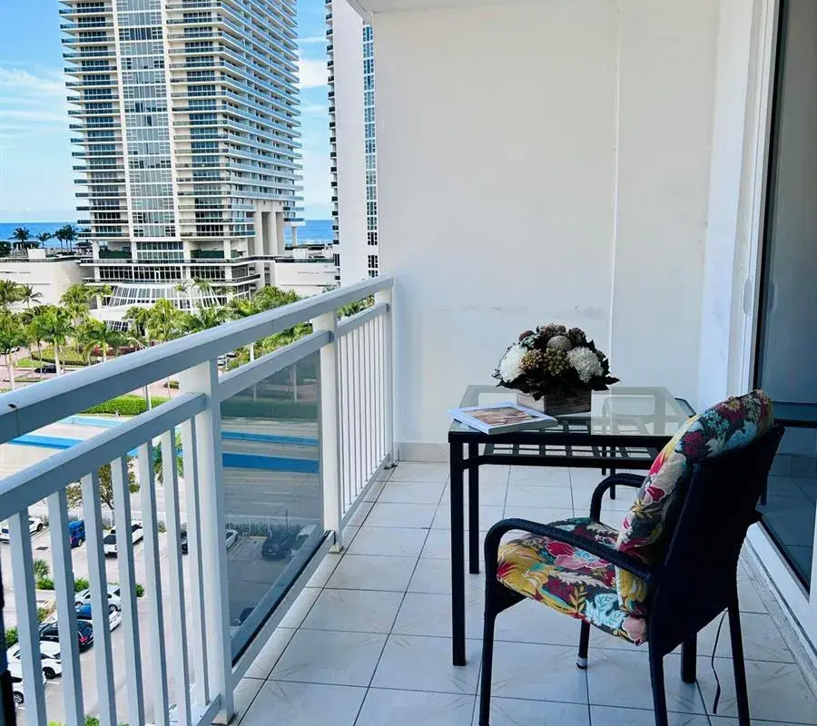 1849 S OCEAN Drive # 1105, Hallandale Beach FL 33009