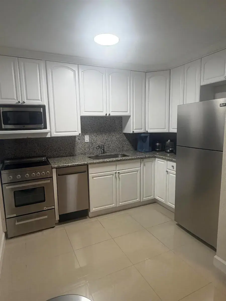 340 NW 19th Street Unit 209, Boca Raton FL 33432