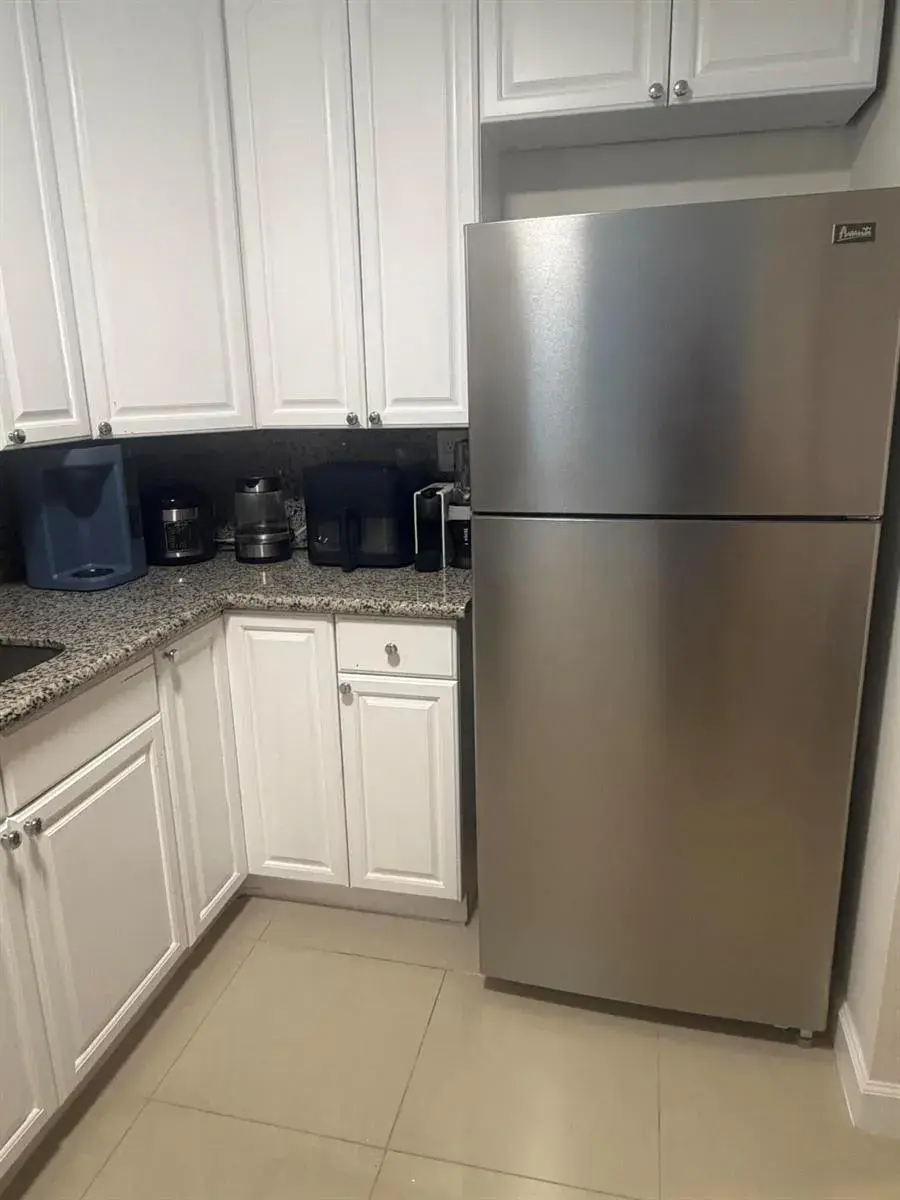 340 NW 19th Street Unit 209, Boca Raton FL 33432