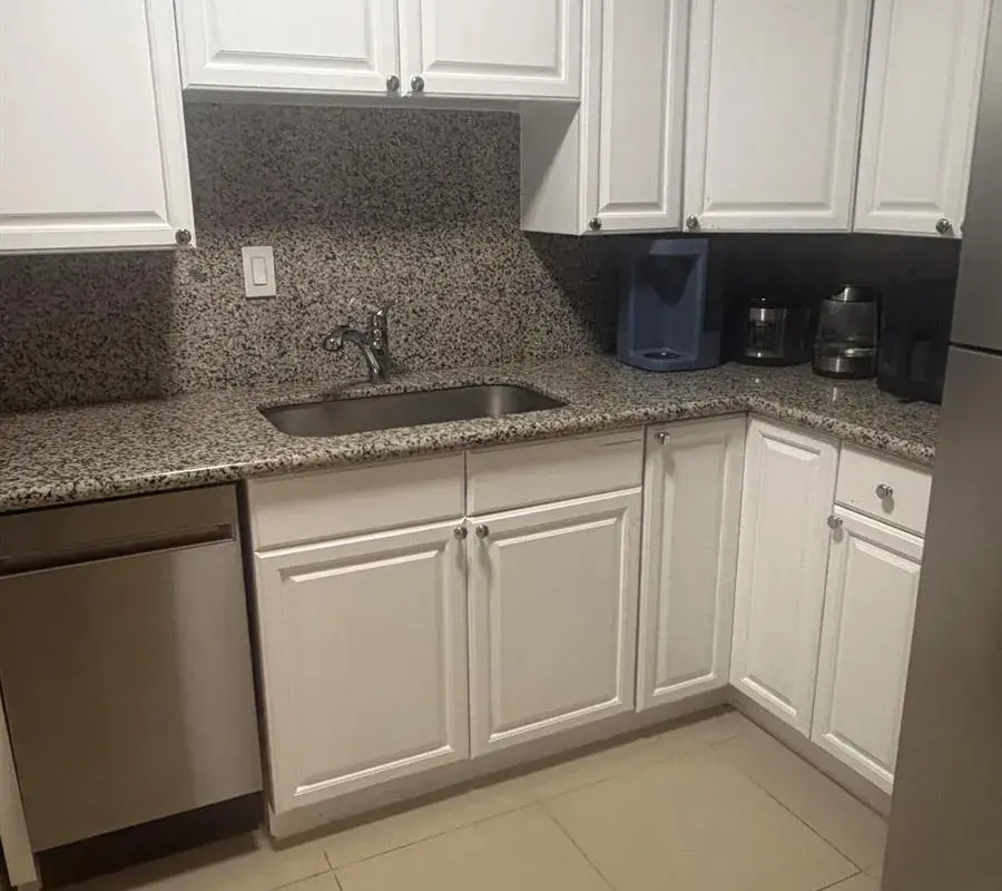 340 NW 19th Street Unit 209, Boca Raton FL 33432
