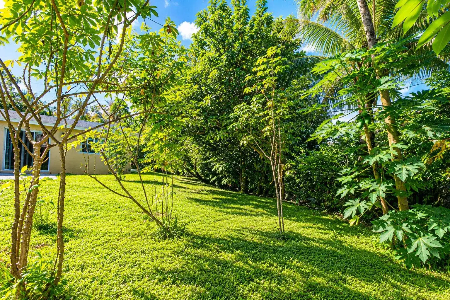 639 MADELINE Court, West Palm Beach FL 33413 photo 4