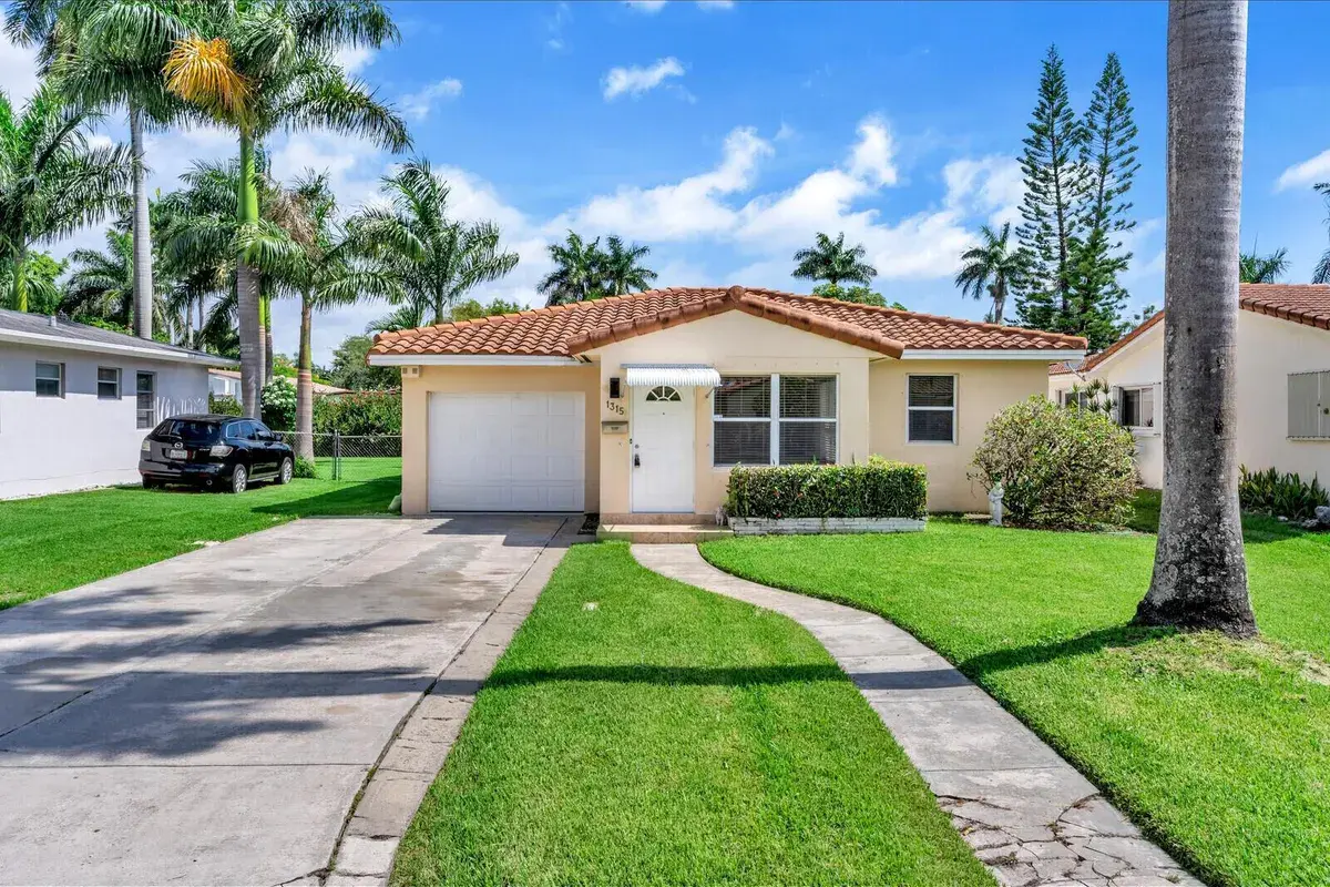 1315 Buchanan Street, Hollywood FL 33019