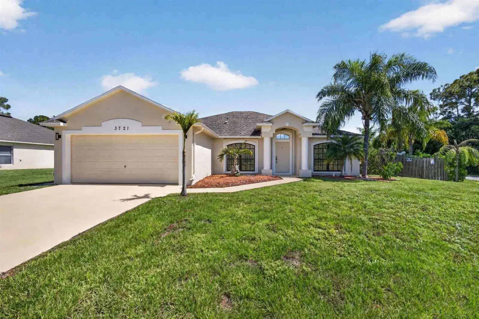 3721 SW Masilunas Street, Port St. Lucie FL 34953