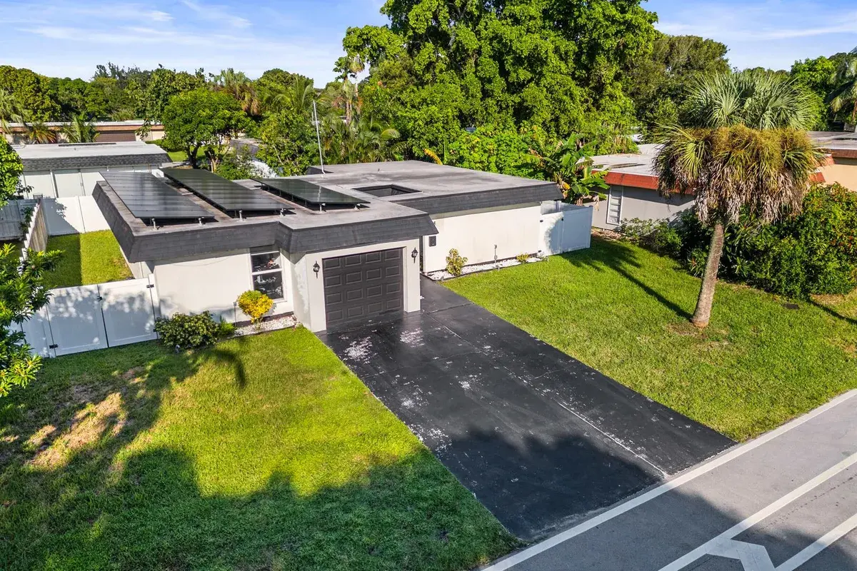 6408 Brookwood Boulevard, Tamarac FL 33321