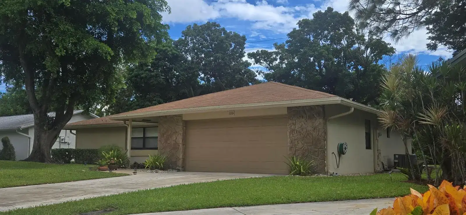 729 NW 23RD Lane, Delray Beach FL 33445 photo 2