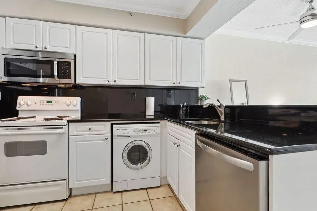 2501 S OCEAN Drive # 304, Hollywood FL 33019