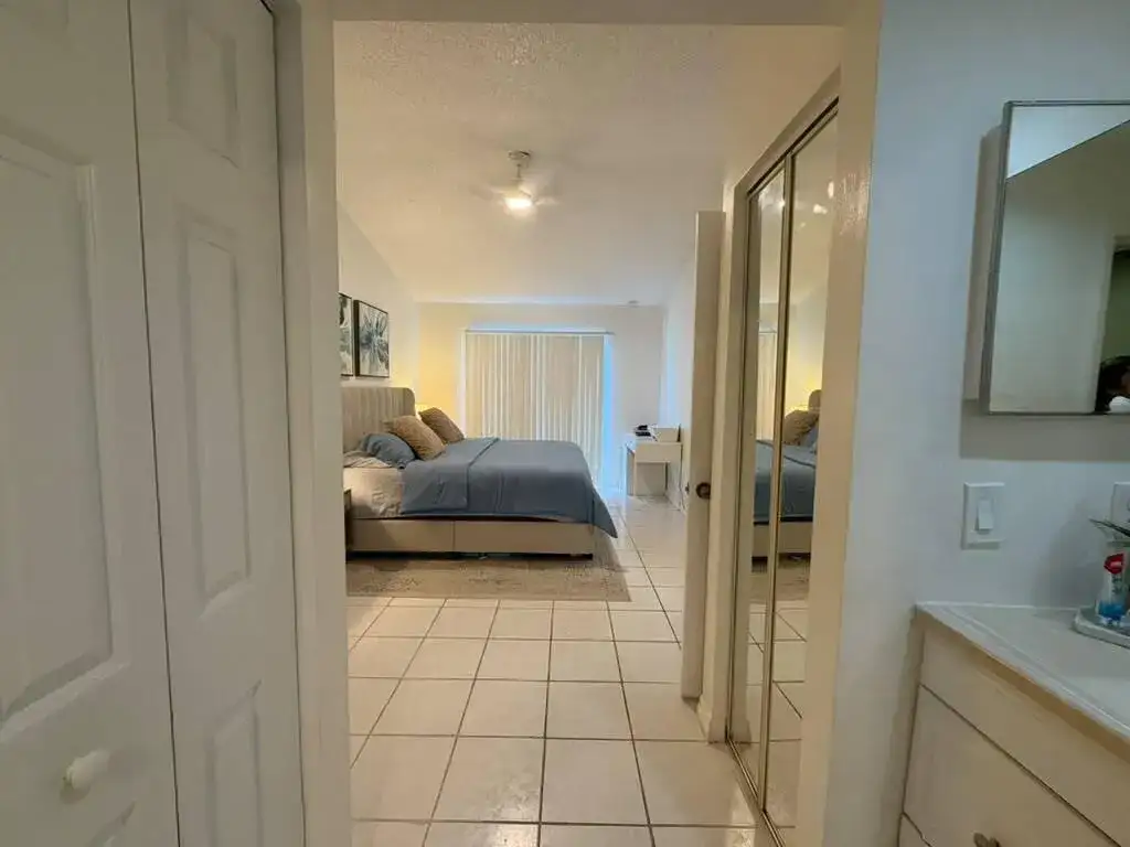 1437 ROYAL FOREST Court, West Palm Beach FL 33406 photo 5