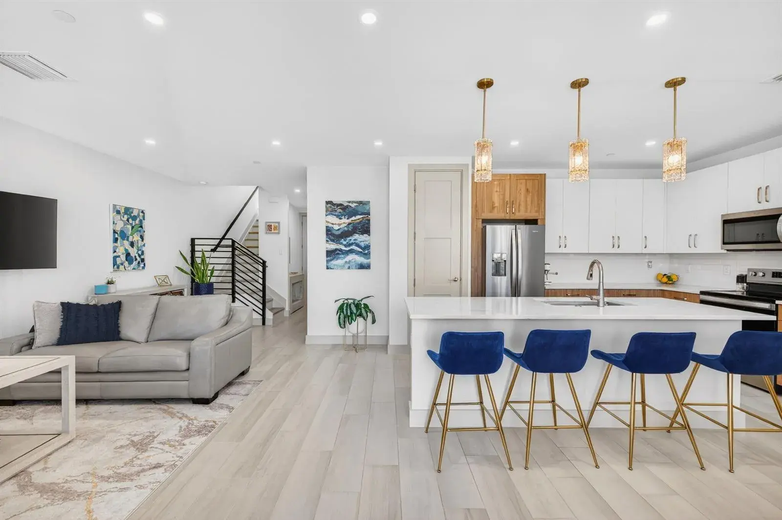 410 SE 12th Court, Fort Lauderdale FL 33316