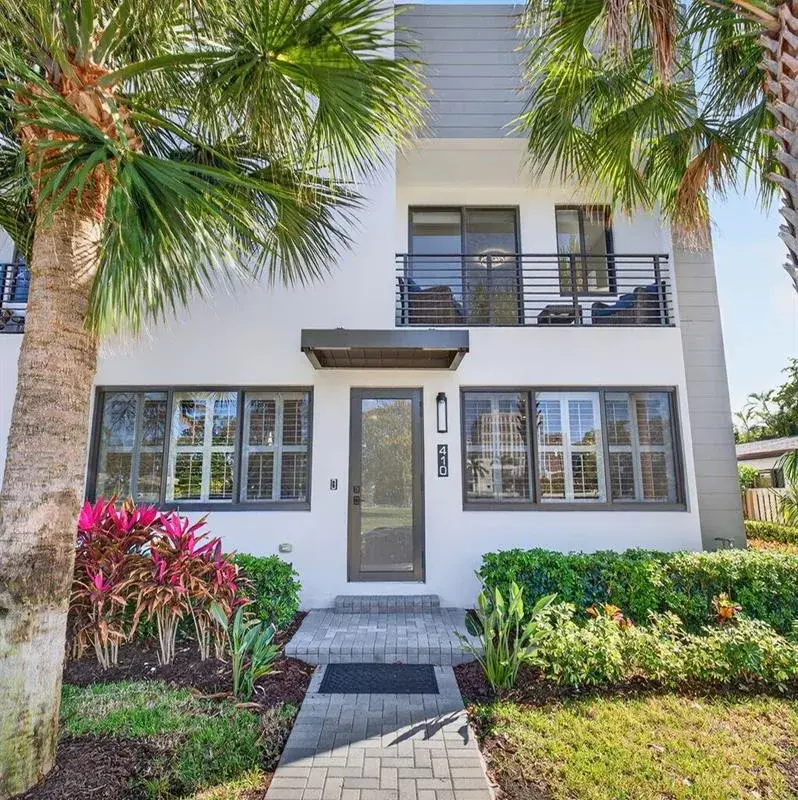 410 SE 12th Court, Fort Lauderdale FL 33316