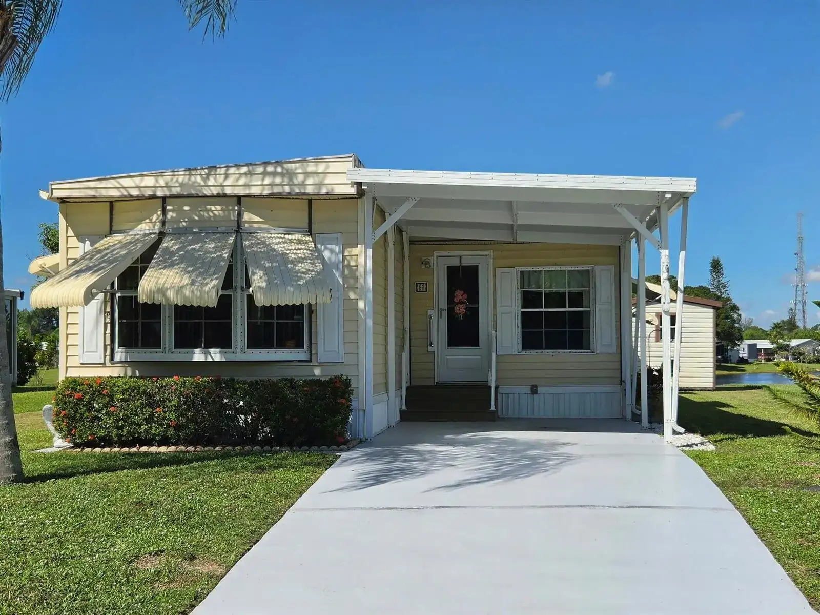 99 W Caribbean, Port St. Lucie FL 34952 photo 2