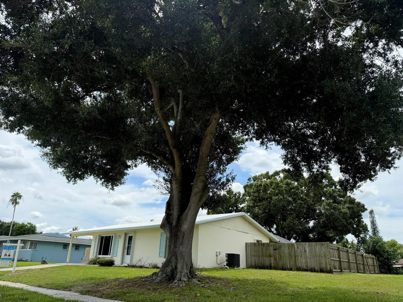 142 NE BRACKEN Road, Port St. Lucie FL 34983
