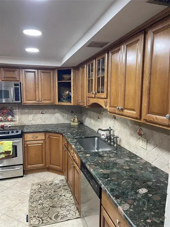 427 Golden Isles Drive # 14c, Hallandale Beach FL 33009