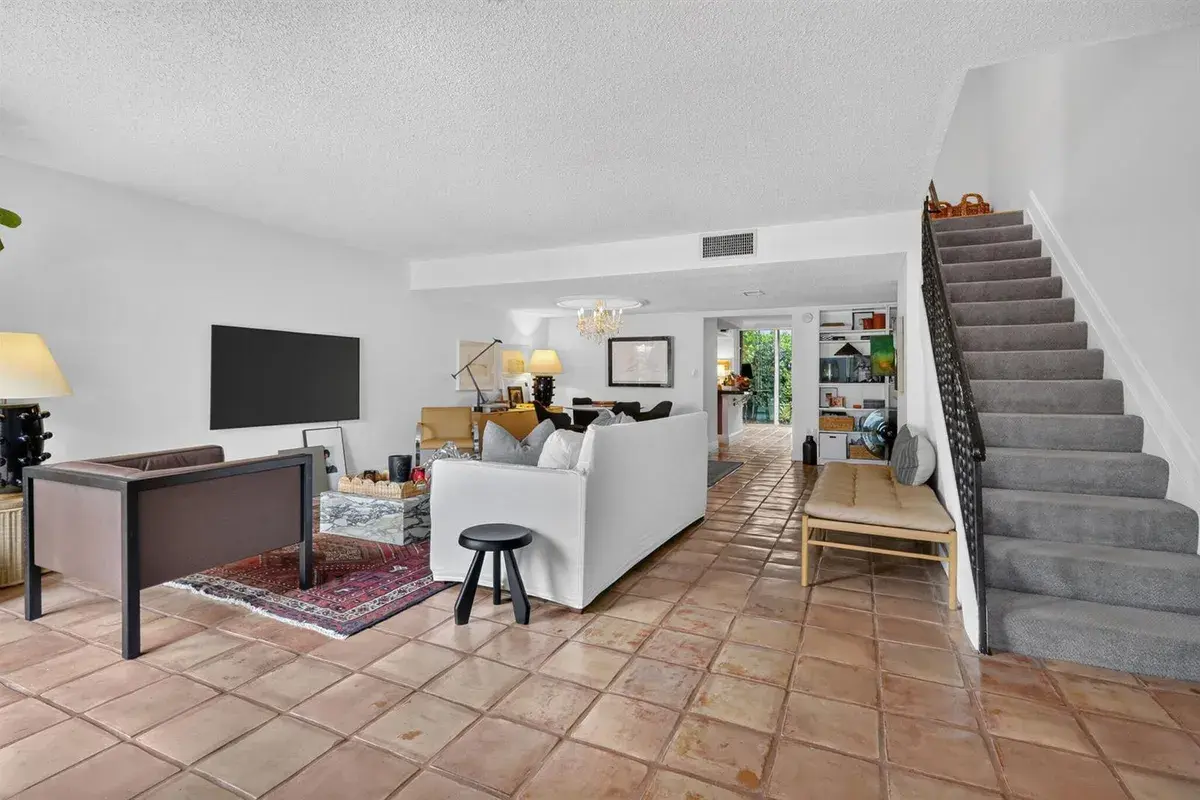 946 NE 24TH Avenue # 186, Hallandale Beach FL 33009