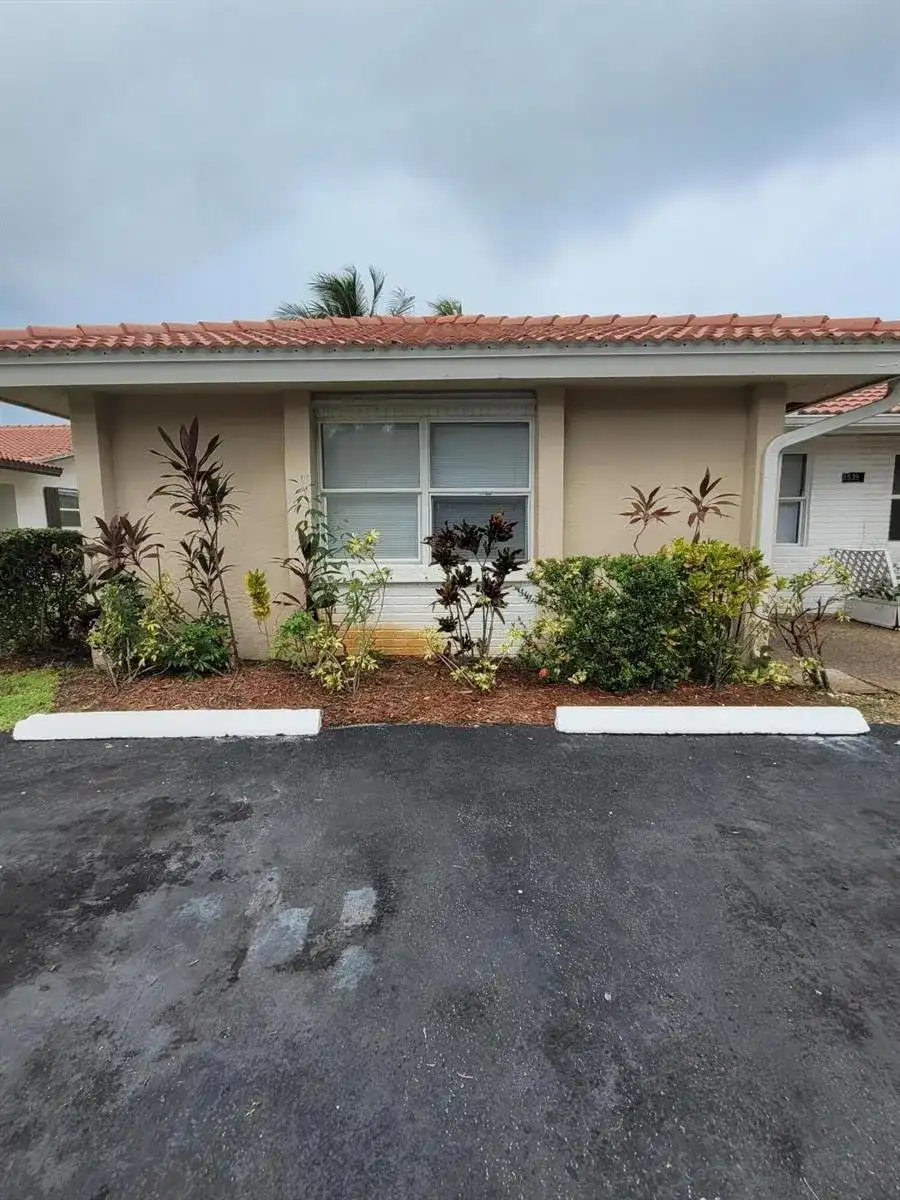 8539 NW 23RD Manor, Coral Springs FL 33065