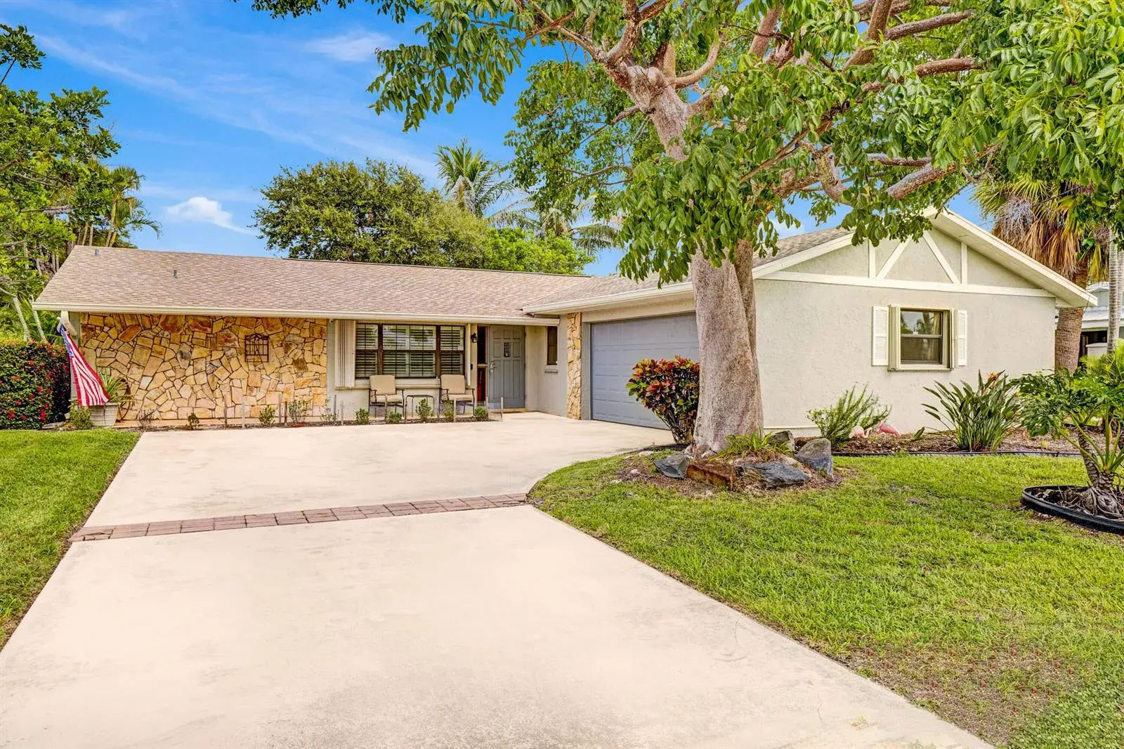 1902 EUCALYPTUS Avenue, Hutchinson Island FL 34949