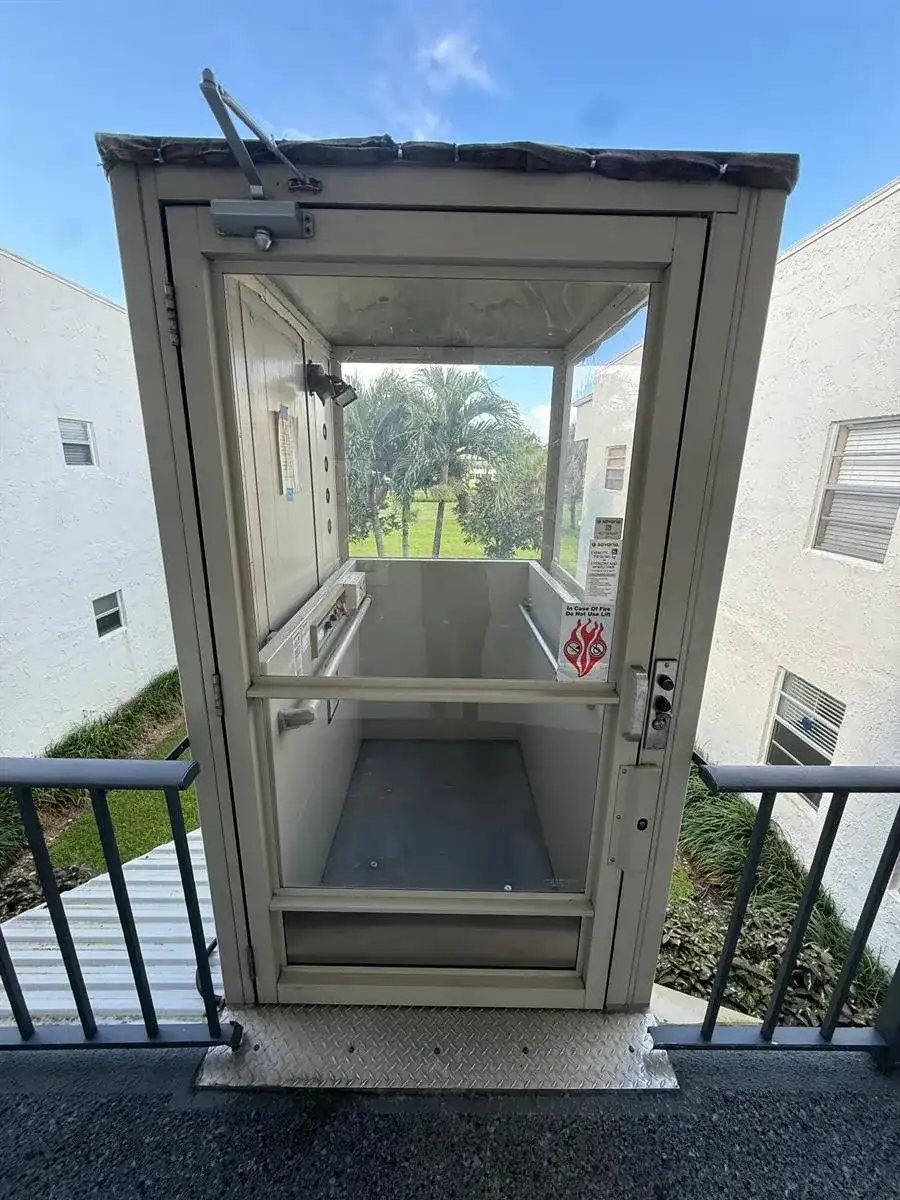 573 Flanders L, Delray Beach FL 33484