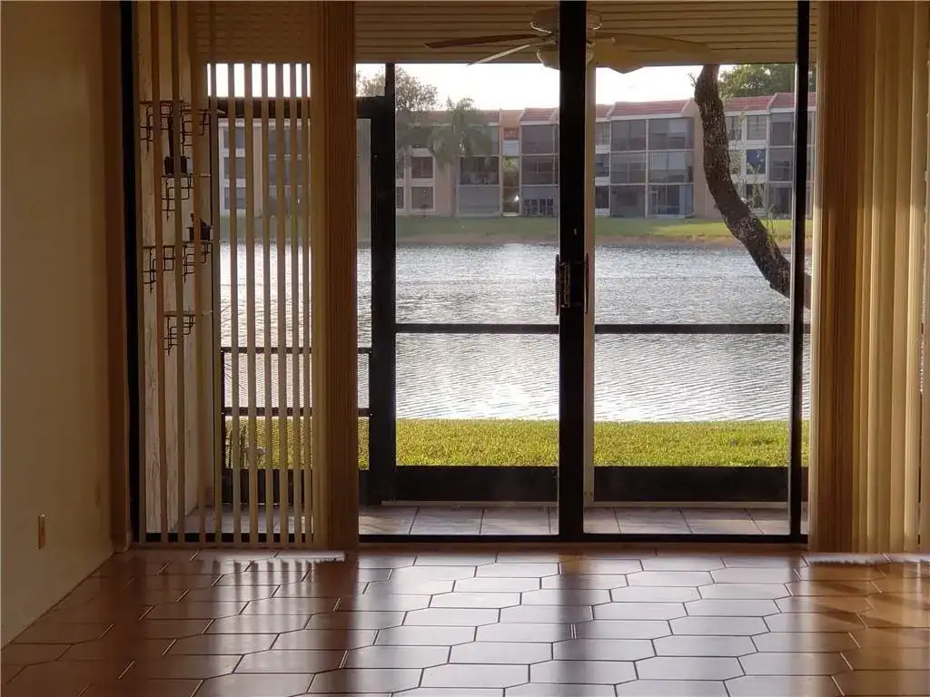 6010 CORAL LAKE Drive # 110, Margate FL 33063 photo 4